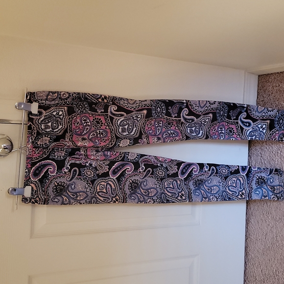 Paisley Leggings - Picture 2 of 4